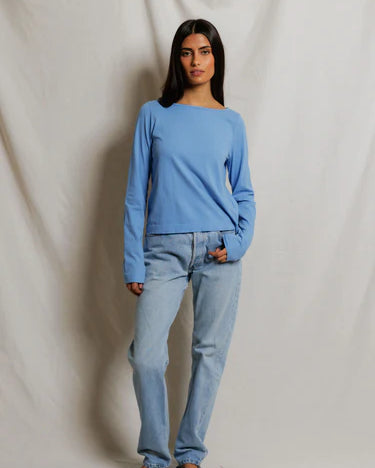 Perfect White Tee Parker in Pacific Blue