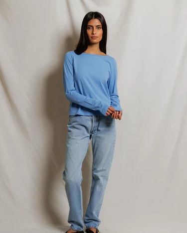 Perfect White Tee Parker in Pacific Blue