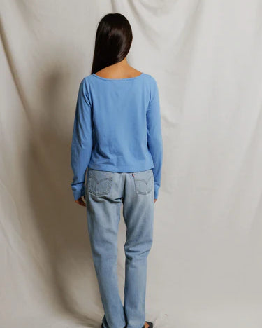 Perfect White Tee Parker in Pacific Blue