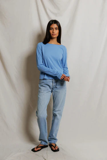 Perfect White Tee Parker in Pacific Blue