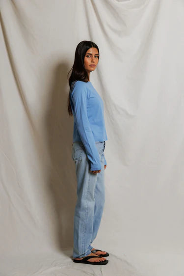 Perfect White Tee Parker in Pacific Blue